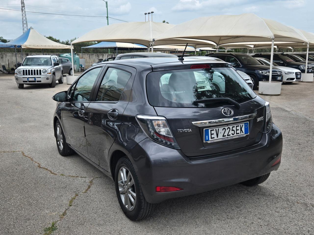 Toyota Yaris 1.0 5 porte Lounge del 2014