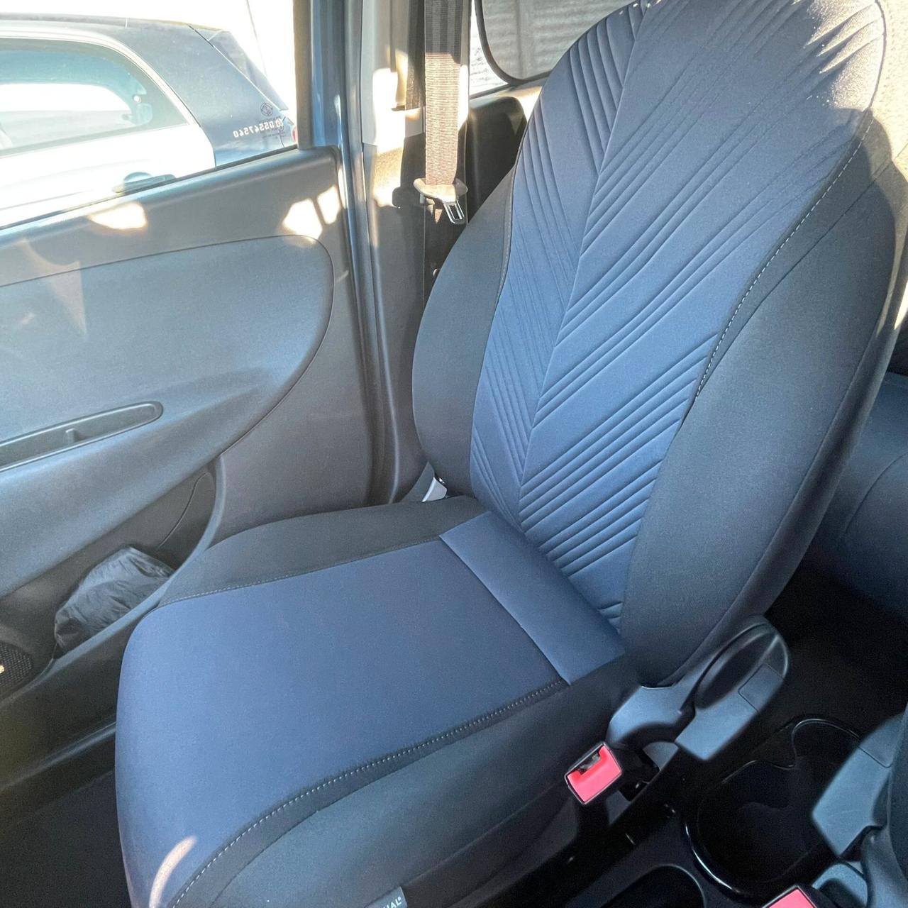 Lancia Ypsilon 1.0 FireFly 5 porte S&S Hybrid Ecochic Silver