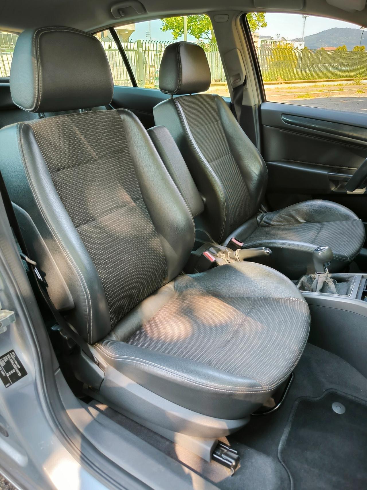Opel Astra 1.6 16V Twinport 5 porte Cosmo