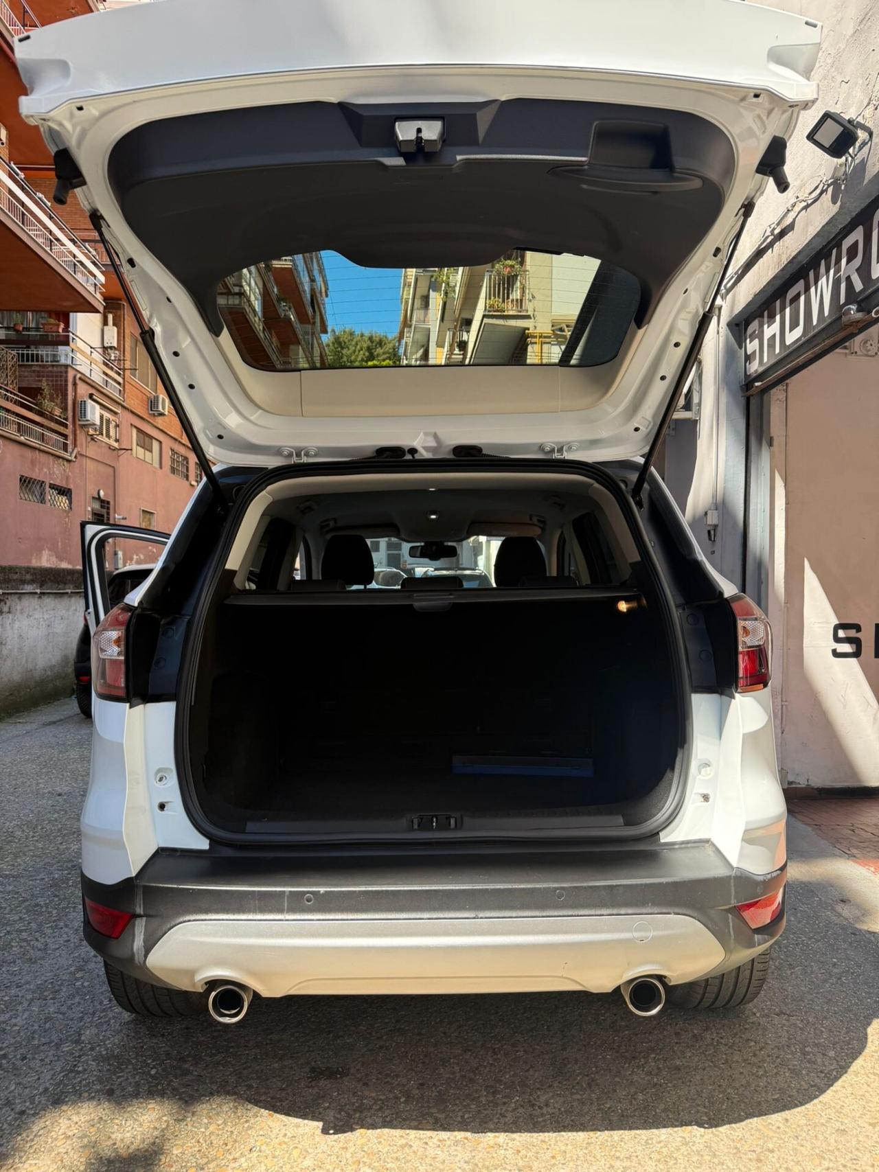 Ford Kuga 1.5 TDCI 120 CV S&S 2WD Powershift Edition