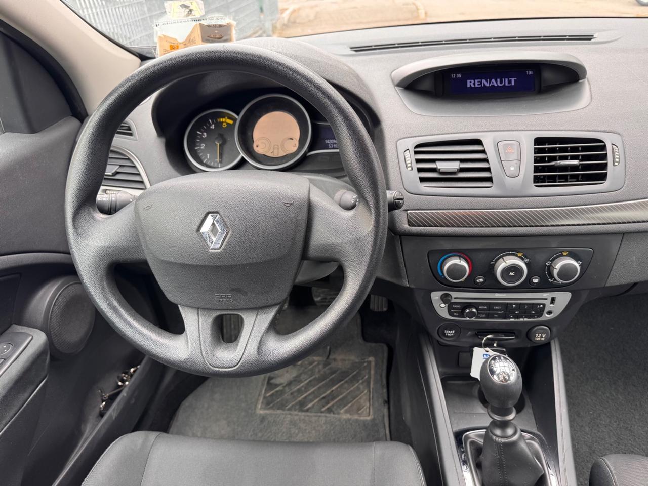 Renault Mégane 1.5 dCi 110CV neopaten garanzia 12 mesi