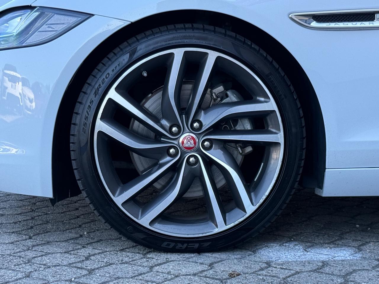 Jaguar XF 3.0 D V6 300 CV aut. R-Sport