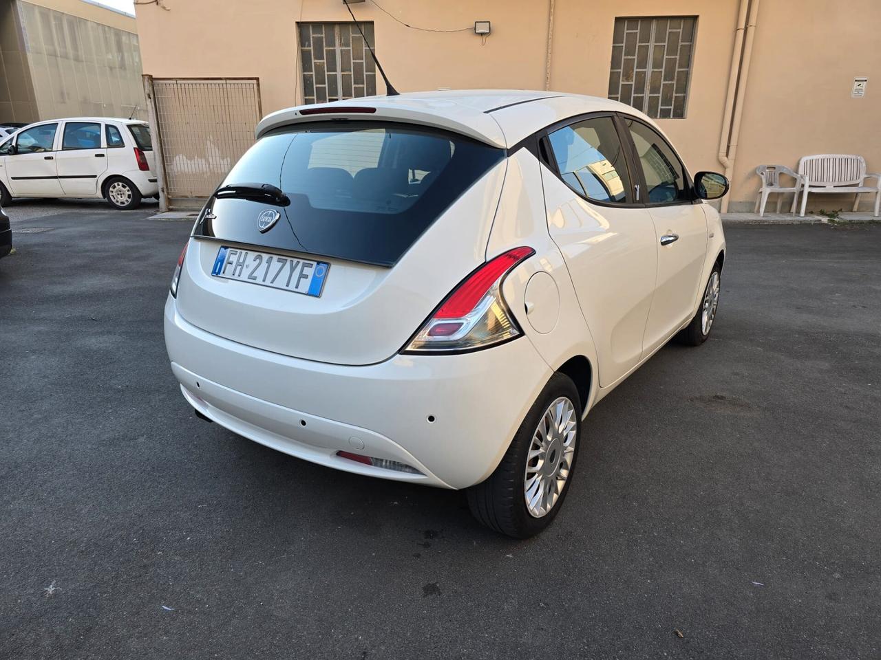 Lancia Ypsilon 1.2 69 CV 5 porte Platinum perfetta possibilita 12 mesi garanzia