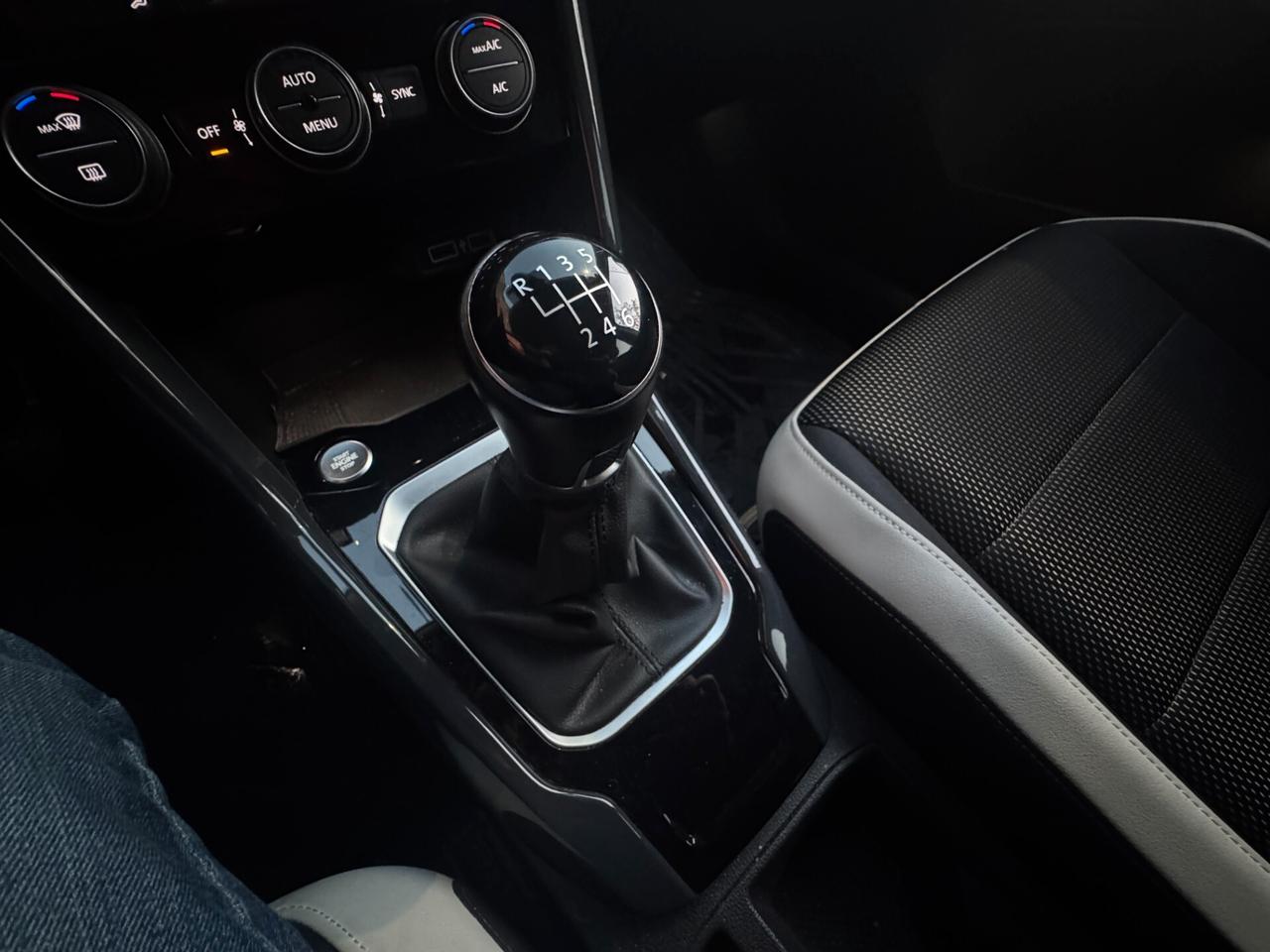 Volkswagen T-Roc 1.6 TDI ADVANCED