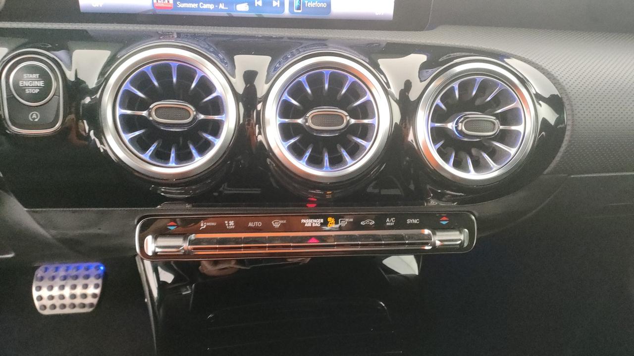 Mercedes-Benz A 200 d Premium auto