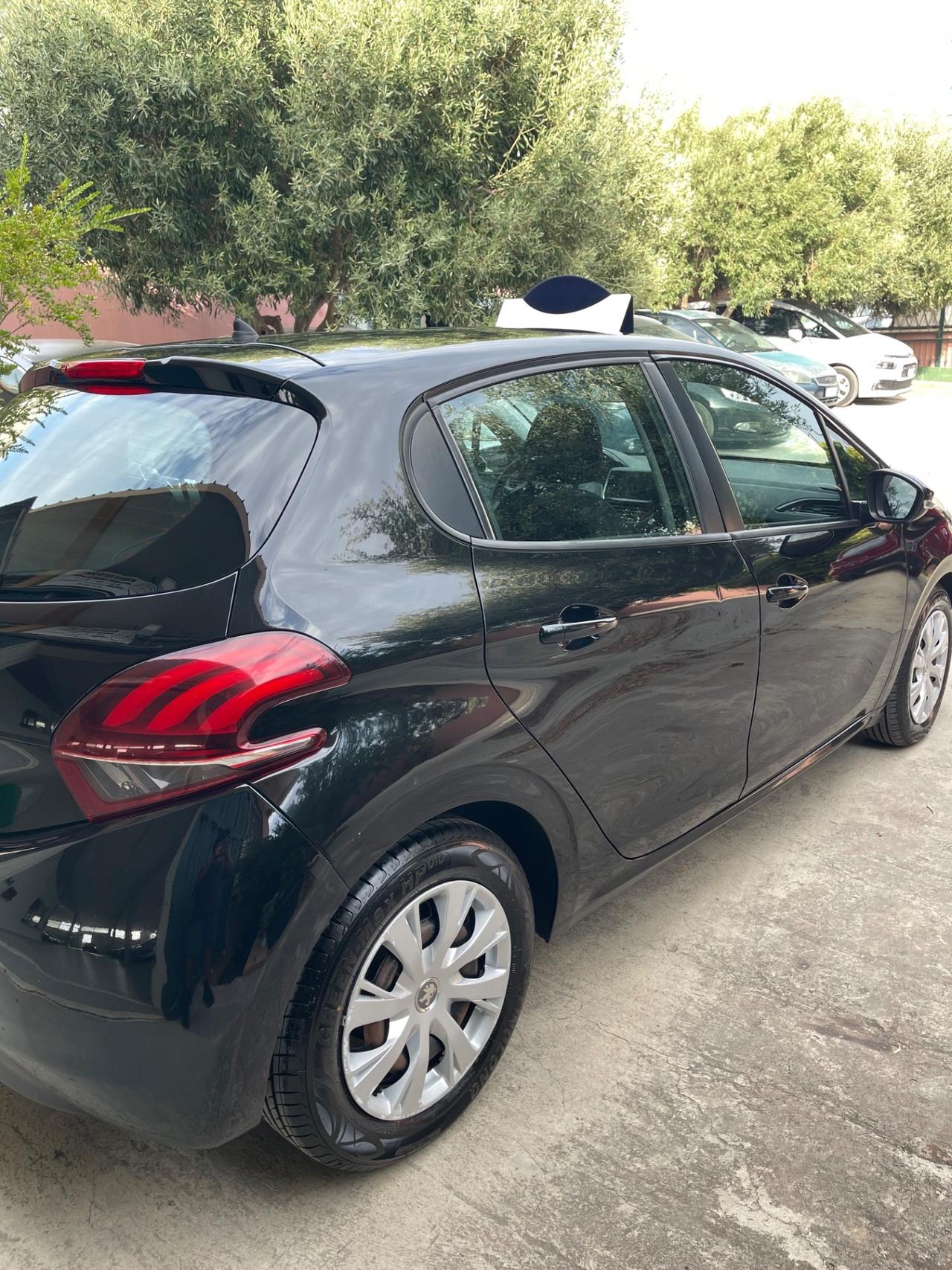 Peugeot 208 BlueHDi 75 5 porte Allure