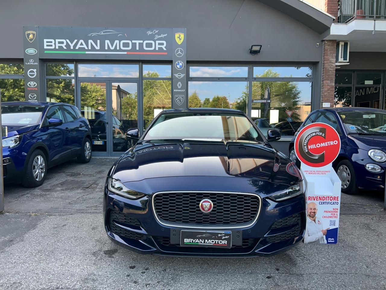Jaguar XE 2.0 D 180 CV aut. R-Dynamic SE