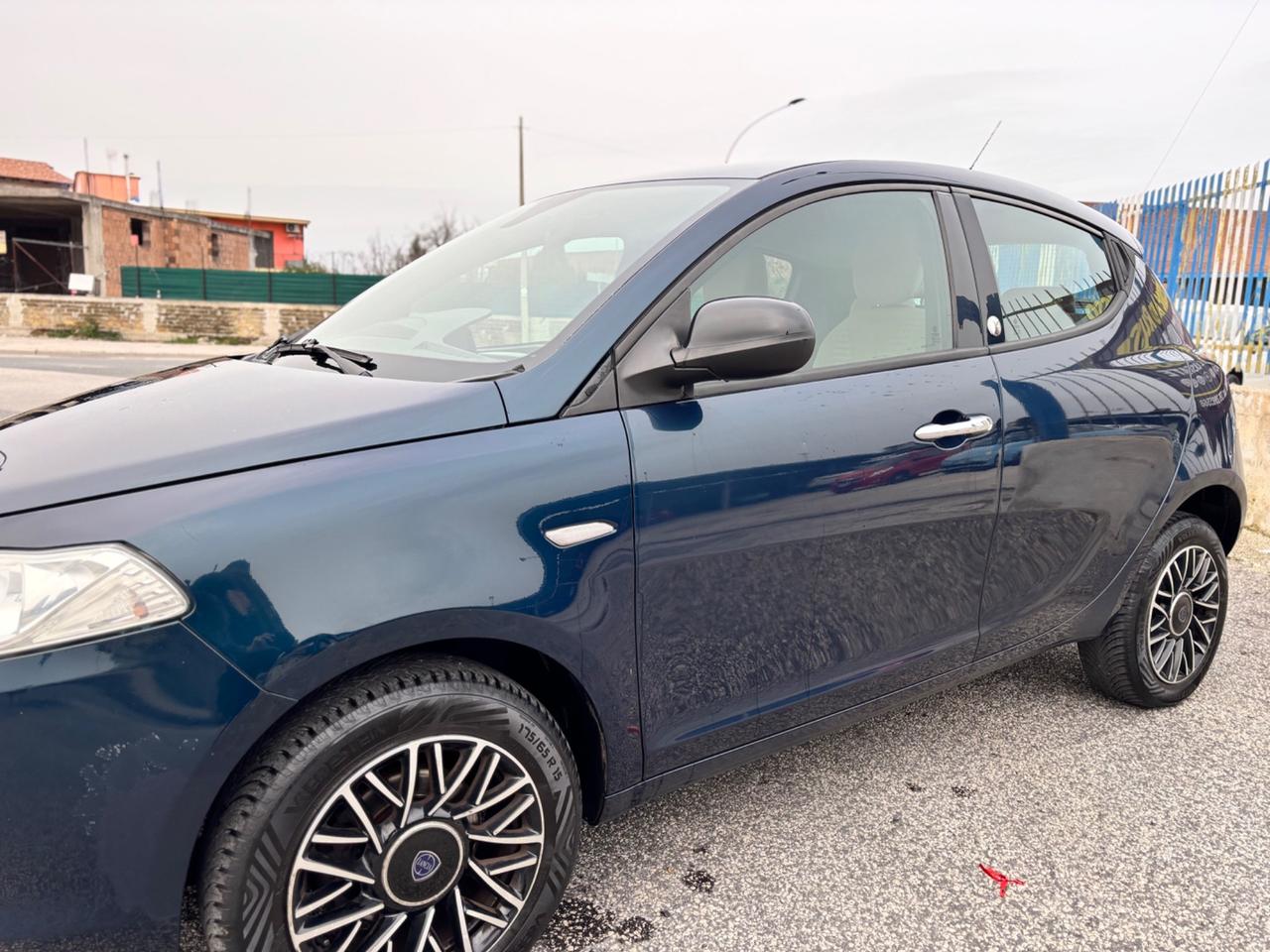 Lancia Ypsilon 0.9 TwinAir 85 CV 5 porte S&S DFN 30th Anniversary