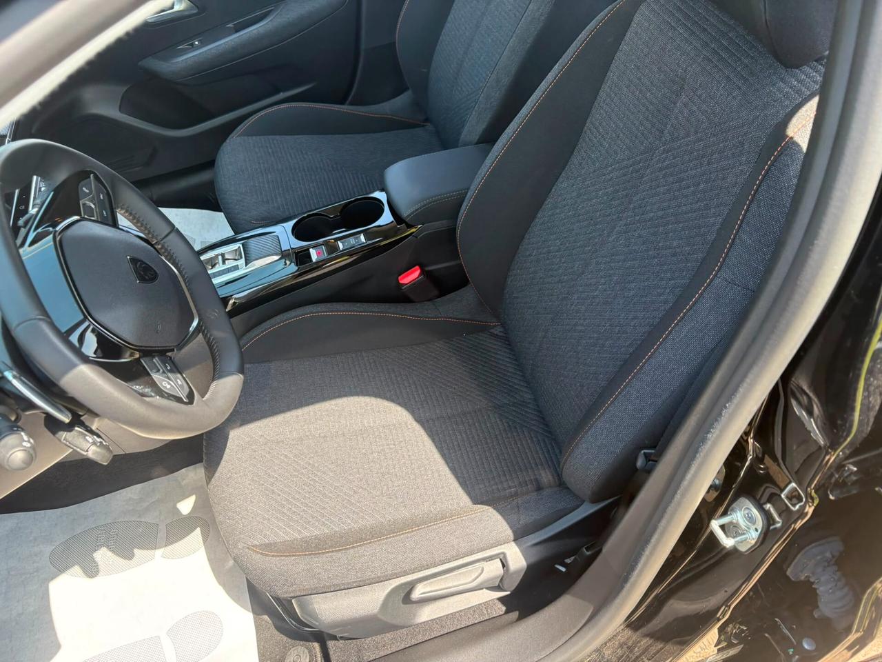 Peugeot 208 Hybrid 110 e-DCS6 Style