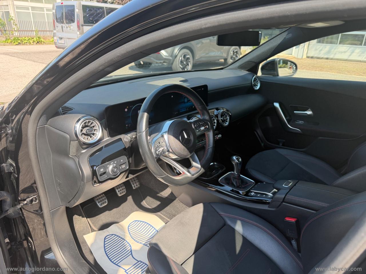 MERCEDES-BENZ A 160 Premium AMG LINE