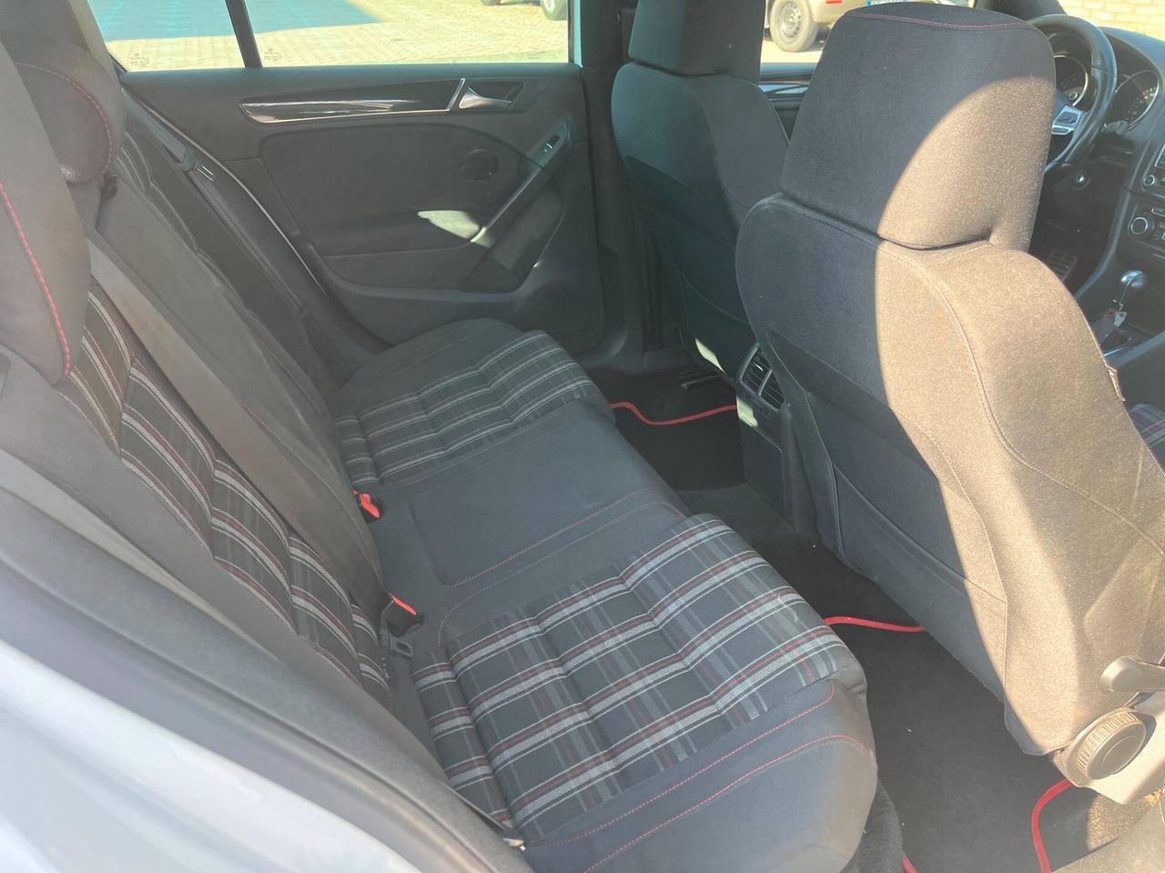 Volkswagen Golf GTI 2.0 TSI 5p.