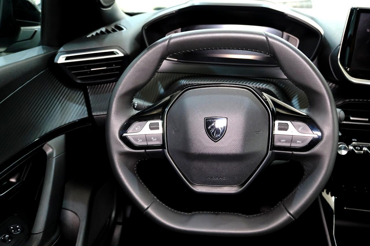 PEUGEOT 2008 1.2T 100cv ALLURE - I-COCKPIT