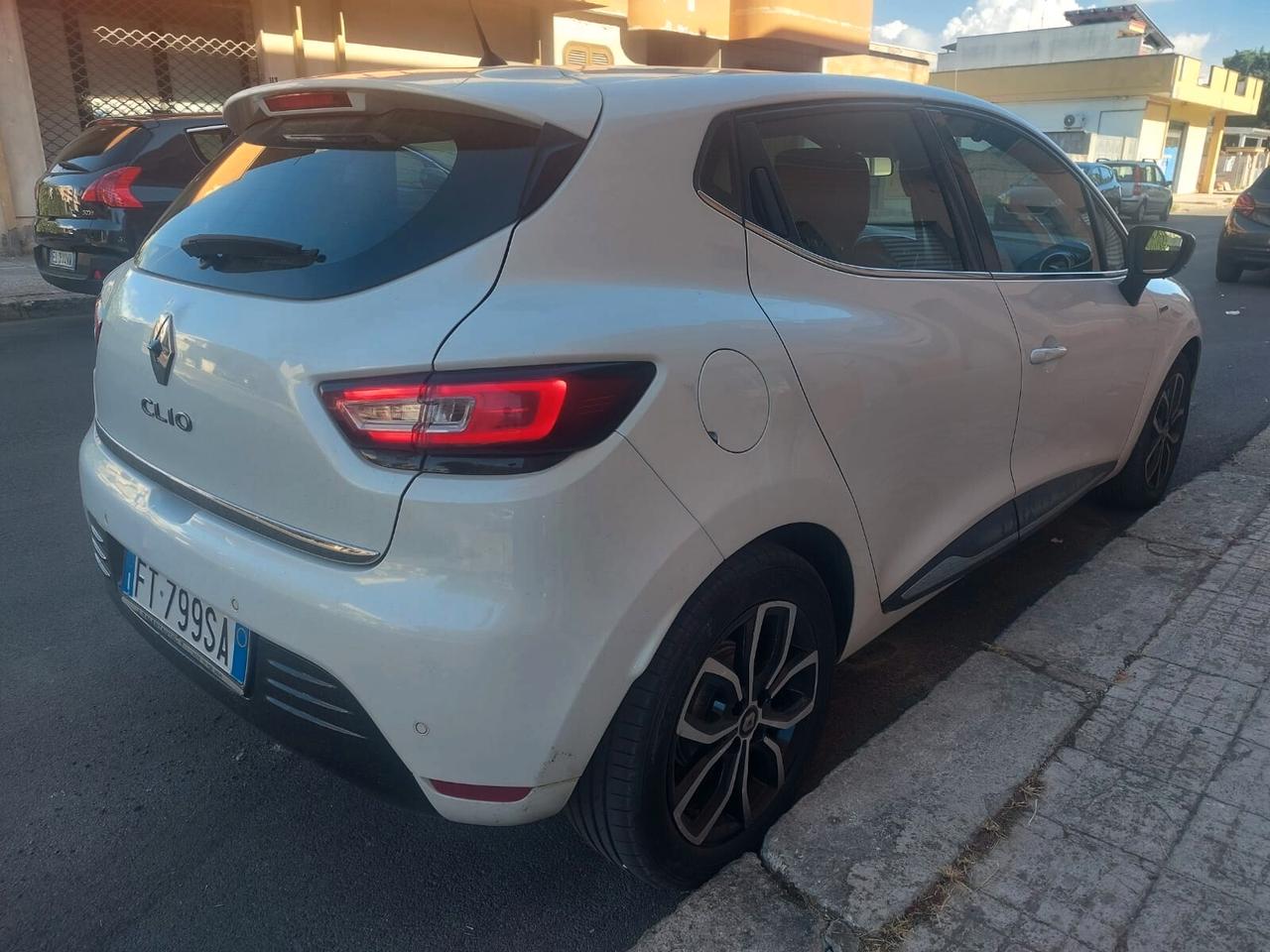 Renault Clio 1.5 dCi 90cv Duel *FULL LED