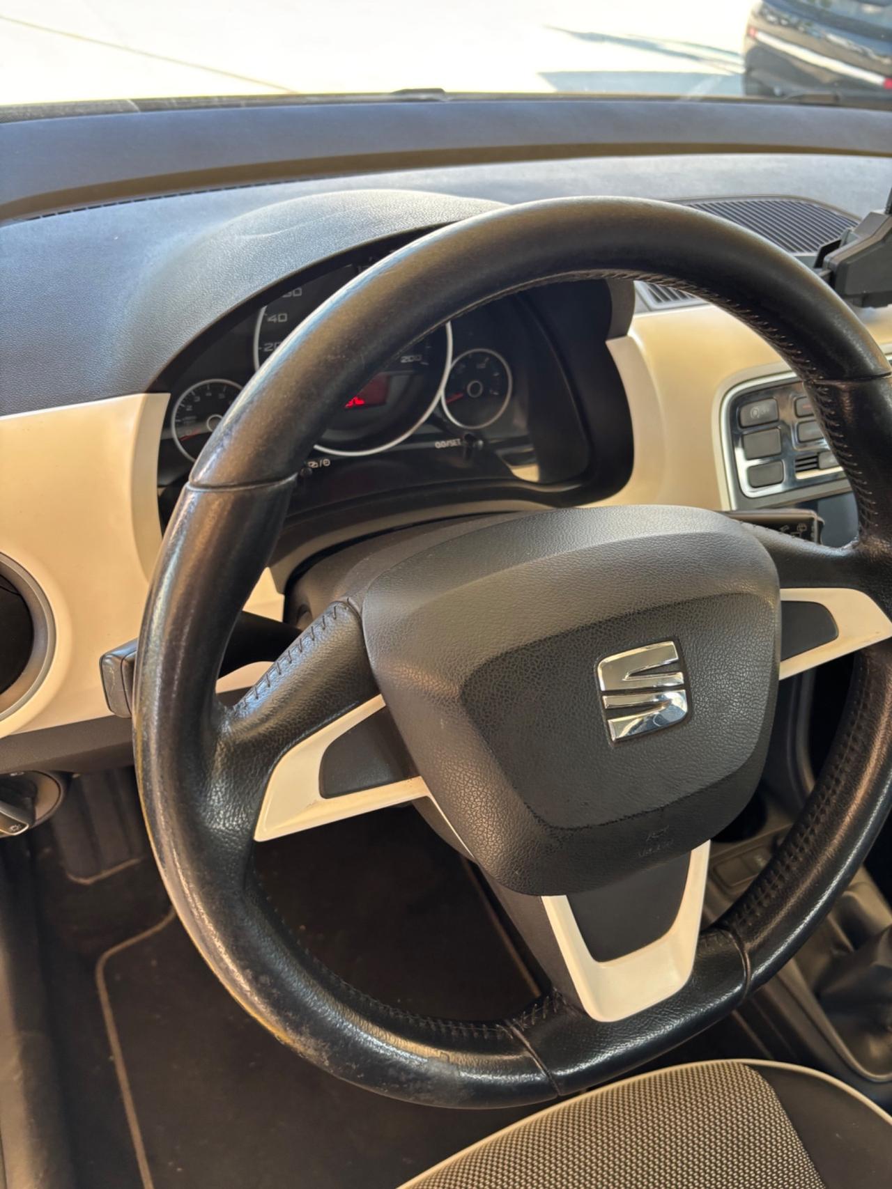 Seat Mii 1.0 68 CV 5 porte Chic Ecofuel neo patentati