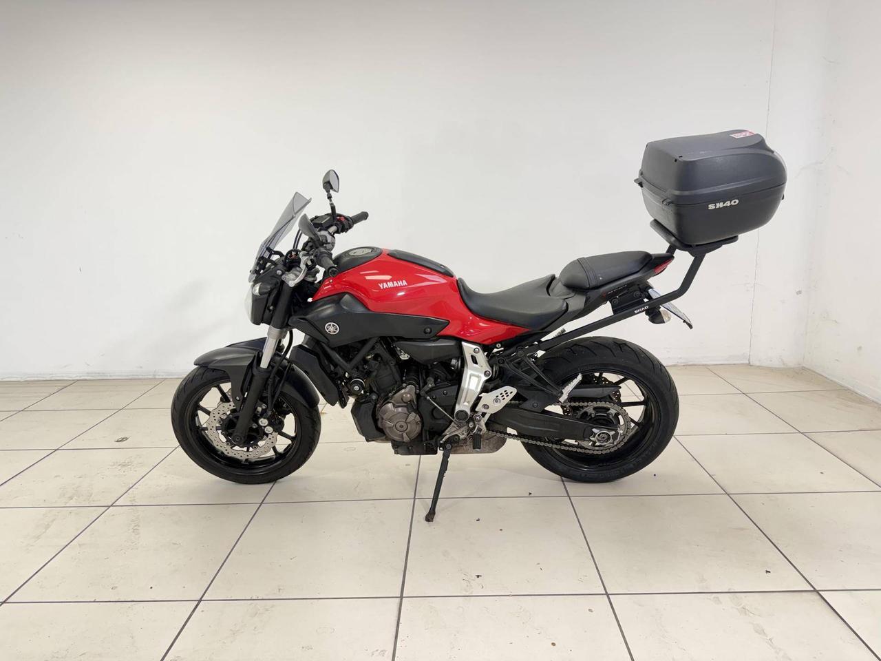 YAMAHA MT-07 690