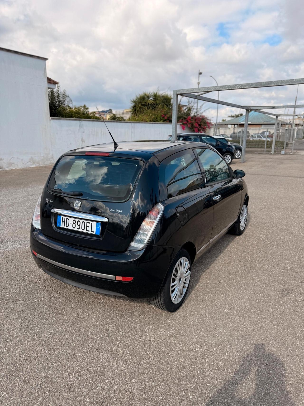 Lancia Ypsilon 1.3 MJT 75 CV Modamilano
