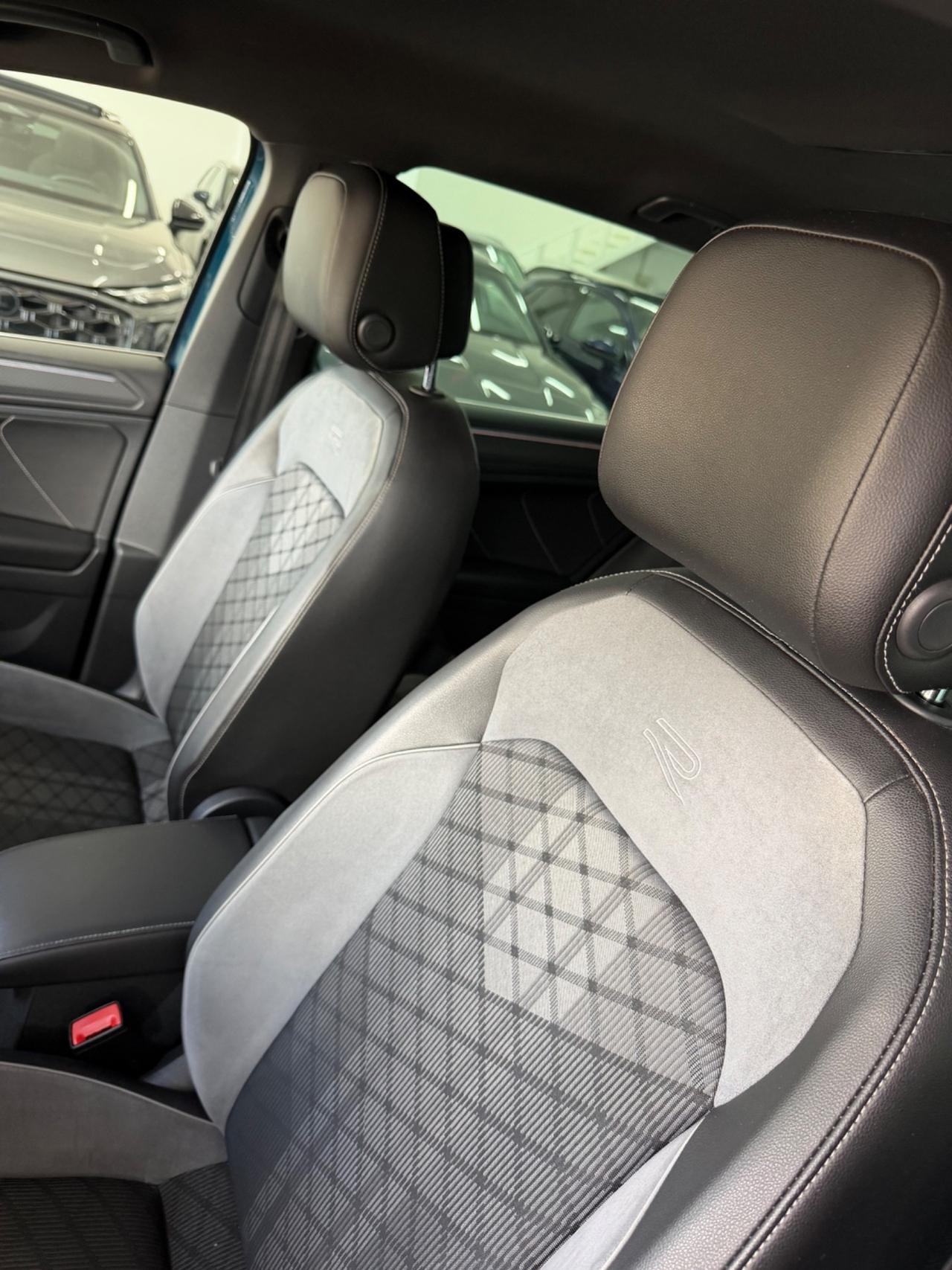 VW Tiguan 2.0 TDI 150 CV SCR DSG R-Line FINANZIABILE