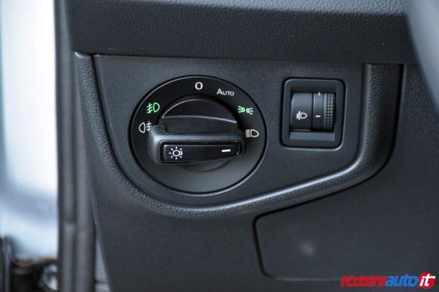 VOLKSWAGEN Polo 1.0 TSI 95 CV DSG LIFE + TECH PACK - 2XCLIMA - PDC