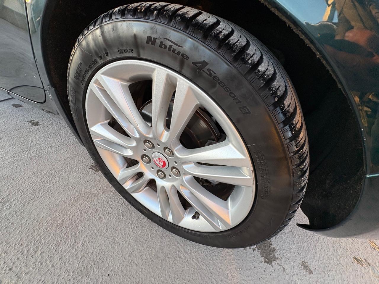 Jaguar XE 2.0 D Turbo aut. Portfolio