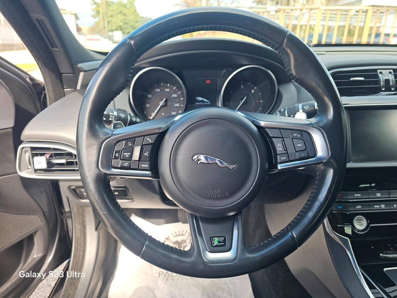 Jaguar XE R DINAMIC 2.0 DIESEL UNICO PROPRIETARIO ANNO 2018