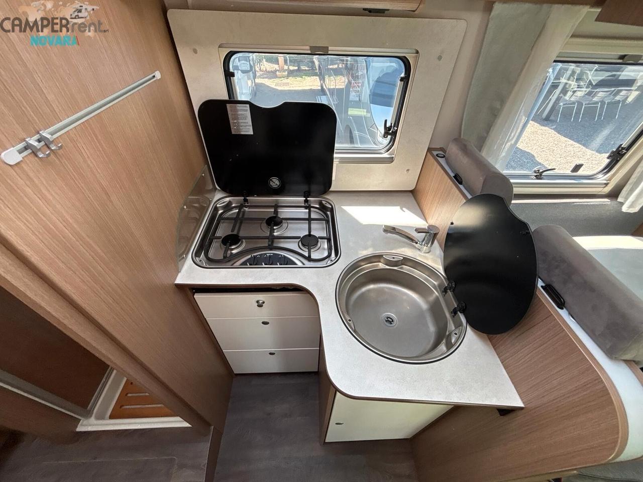 CARADO T447 EDITION 5 BY HYMER - SEMINTEGRALE CON LETTI GEMELLI IN CODA ED AMPIO GARAGE