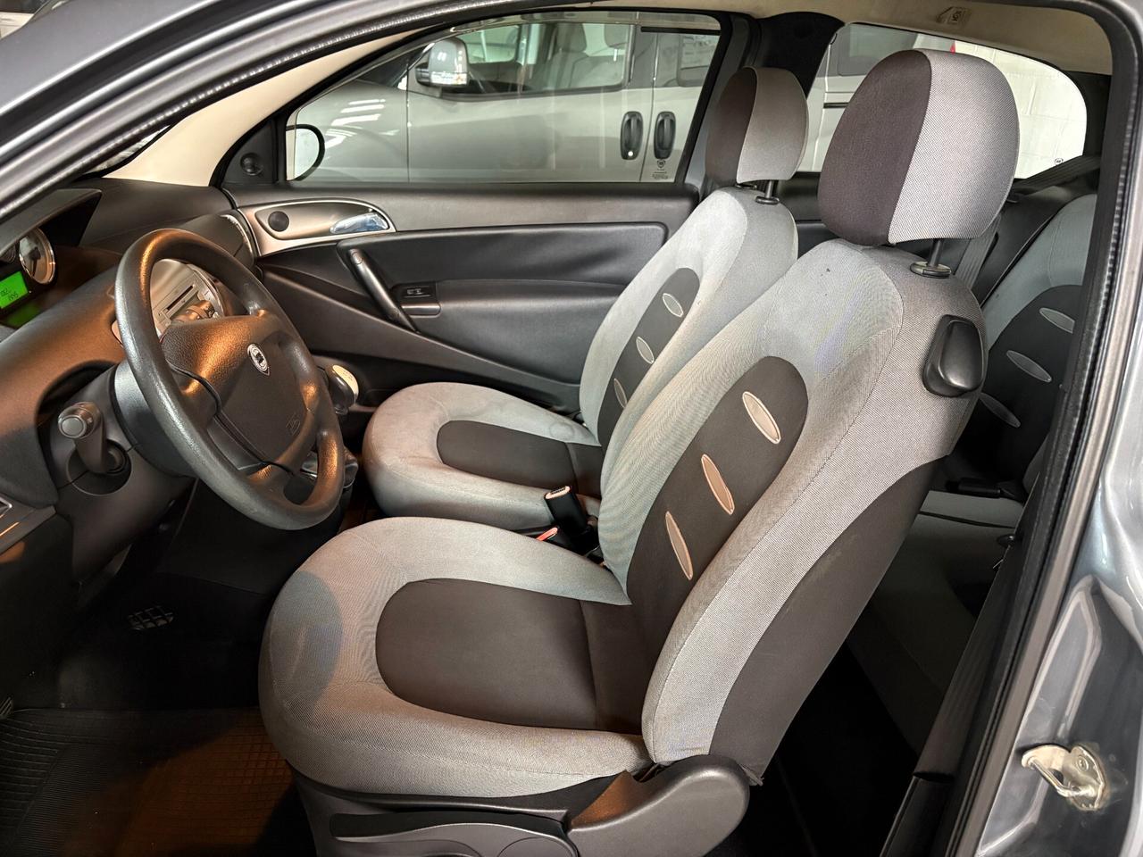 Lancia Ypsilon 1.2 Clima Neopatentati