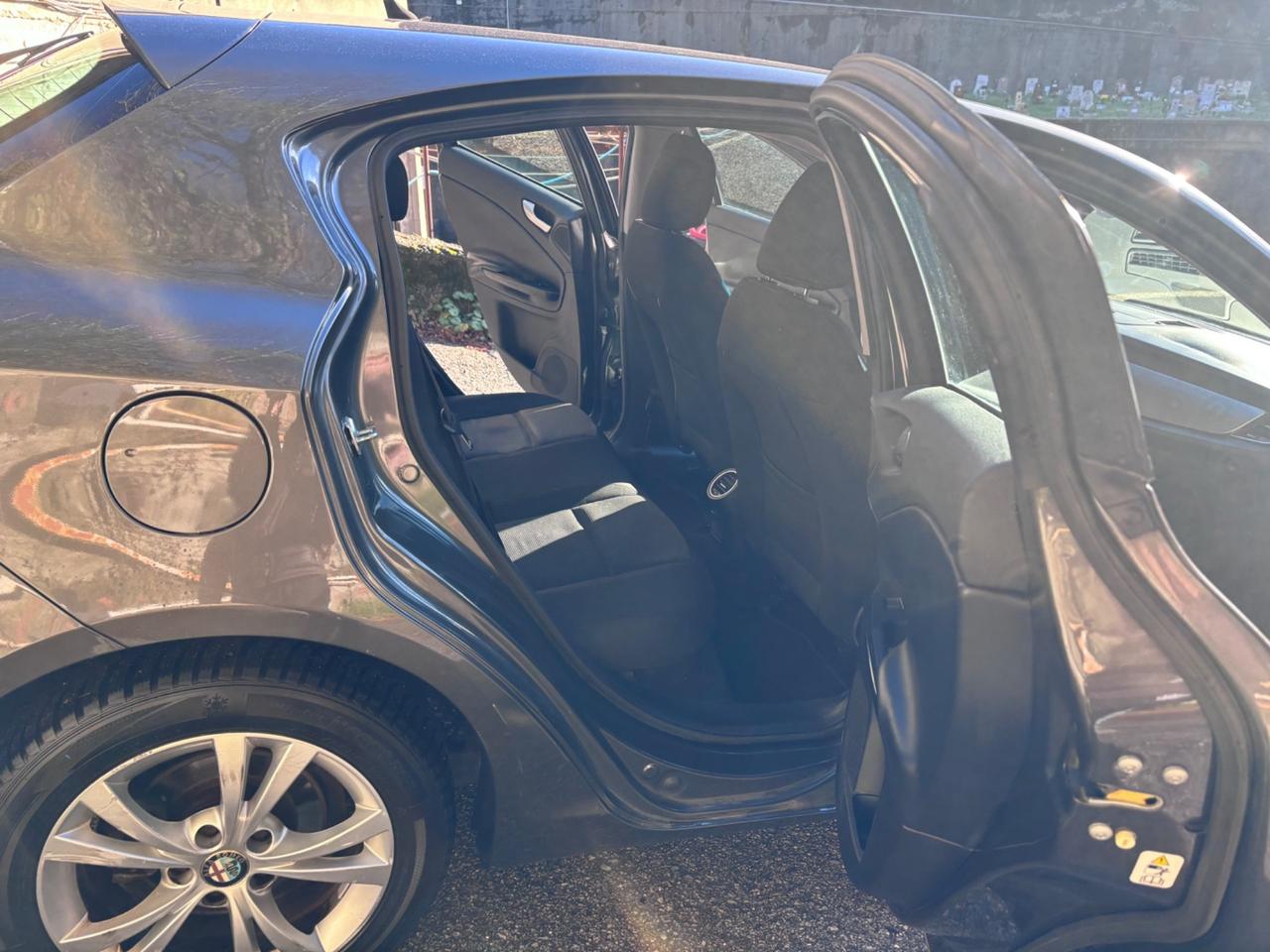 Alfa Romeo Giulietta 1.6 JTDm-2 105 CV Distinctive