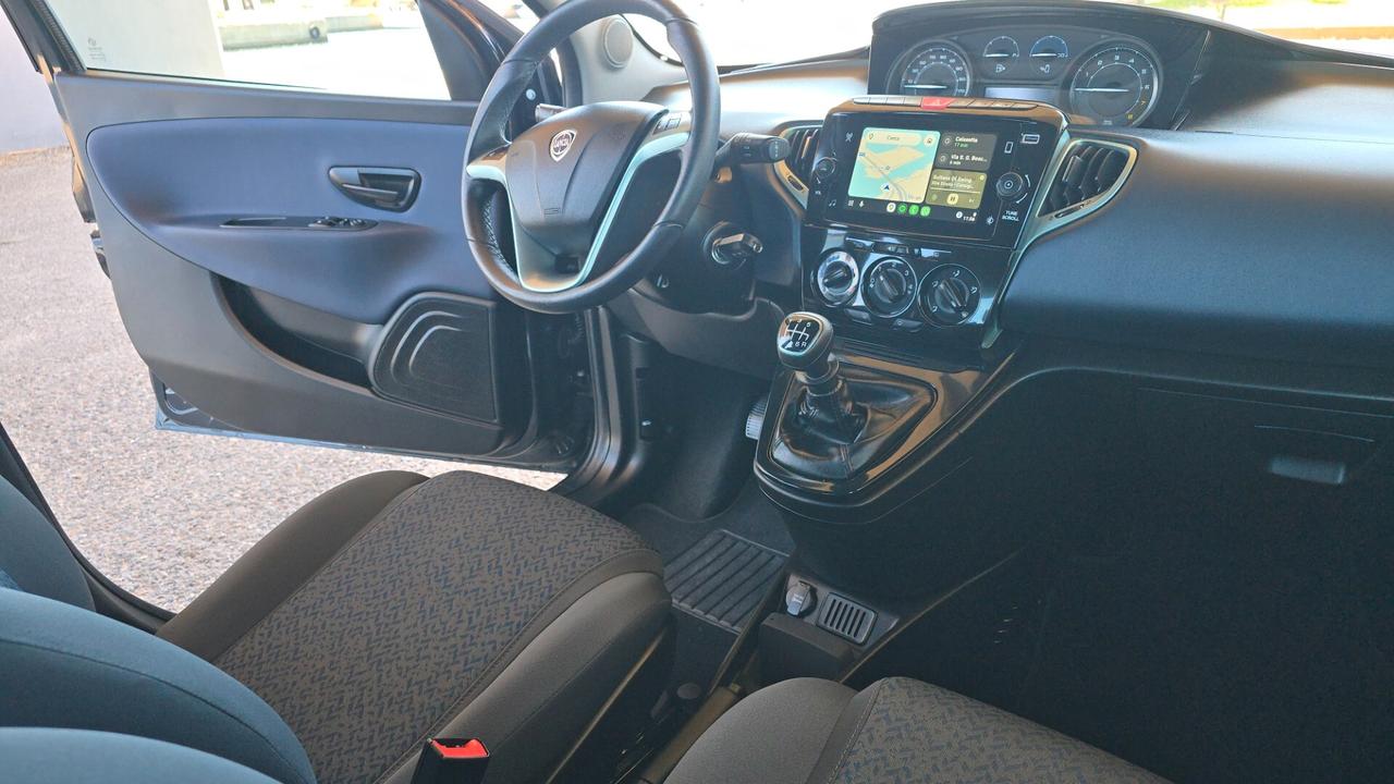 Lancia Ypsilon 1.0 FireFly 5 porte S&S Hybrid Gold