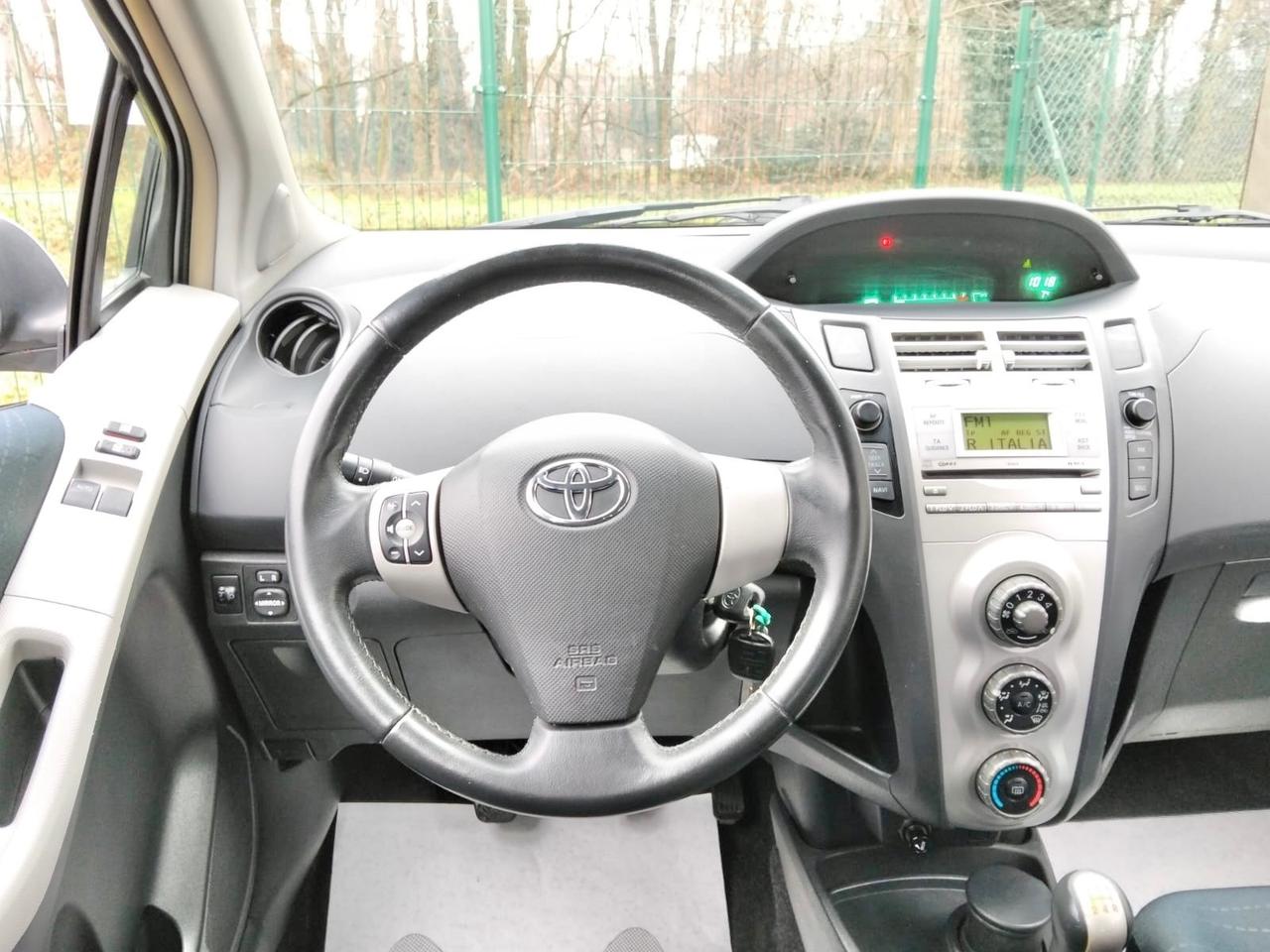 Toyota Yaris 1.0 69Cv 5 porte Sol*Clima*Neopatentati