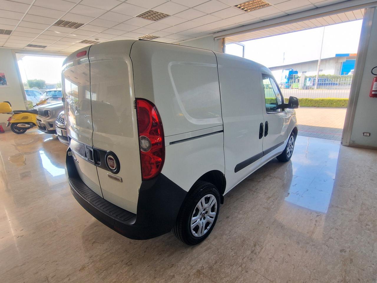 Fiat Doblo 1.6 Mjet 3 Posti 2022
