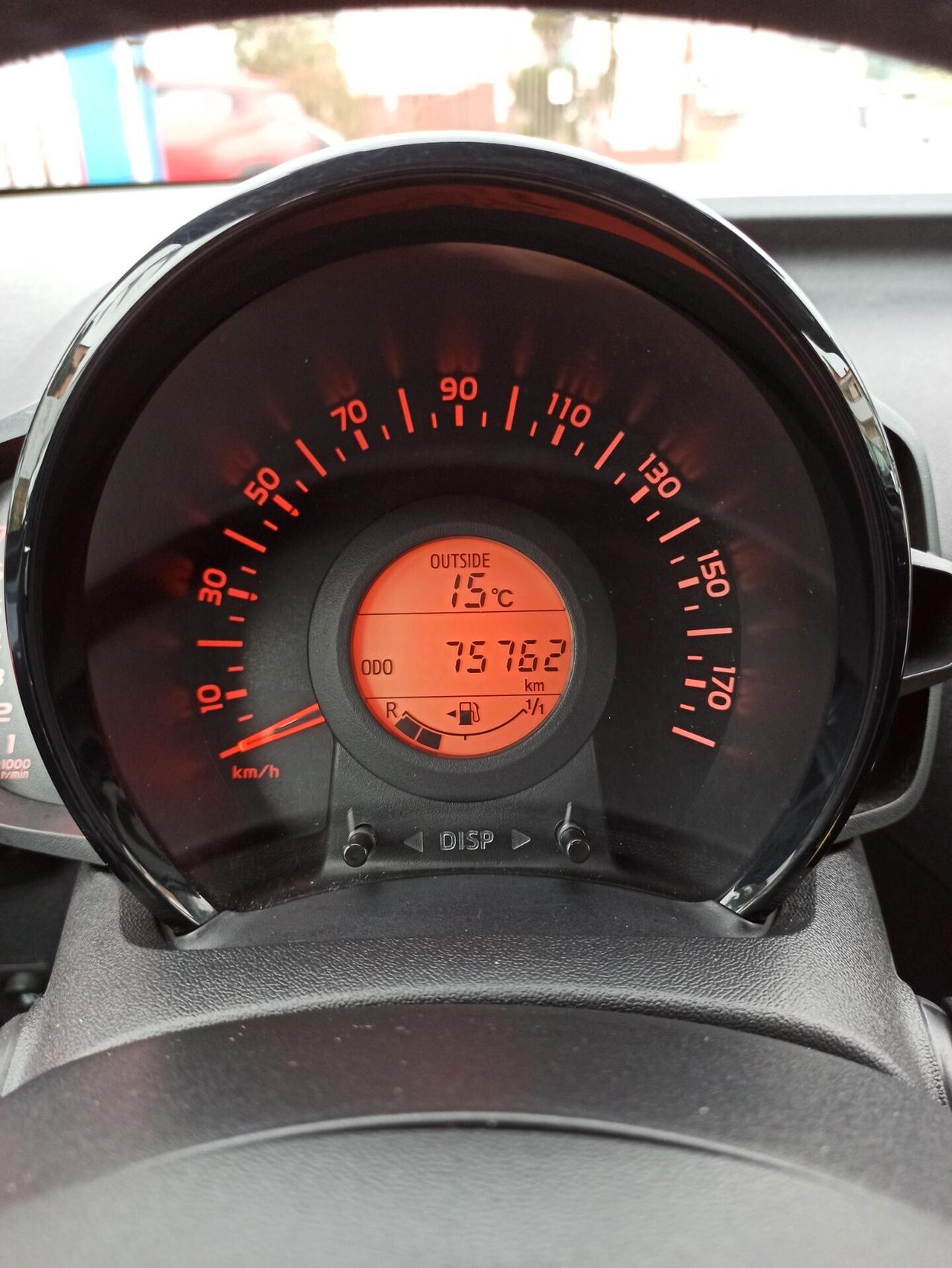 Toyota Aygo 1.0 VVT-i 69 CV 5 porte x-Black TSS MMT