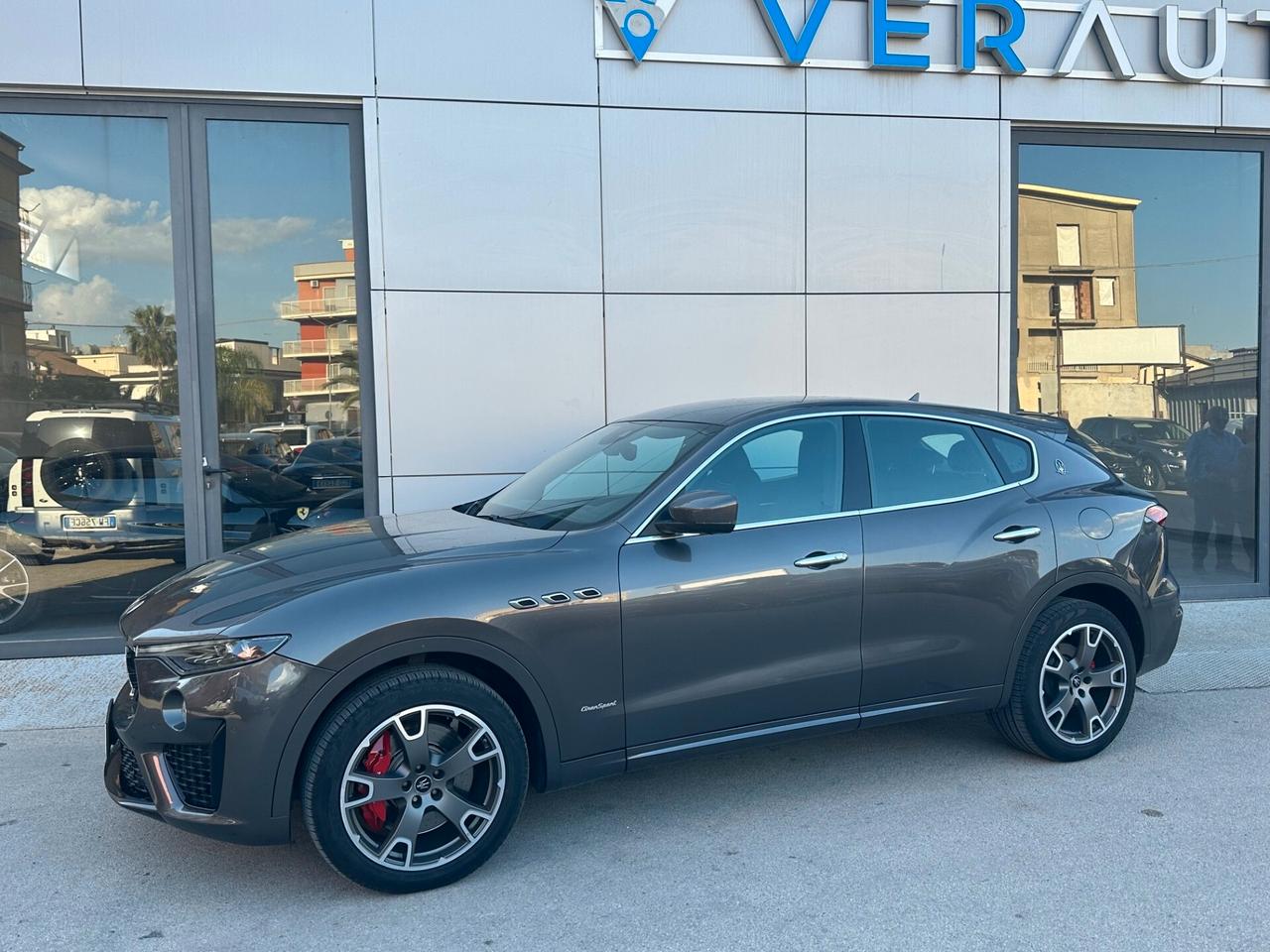 Maserati Levante Gransport 350cv possibilità noleggio no scoring