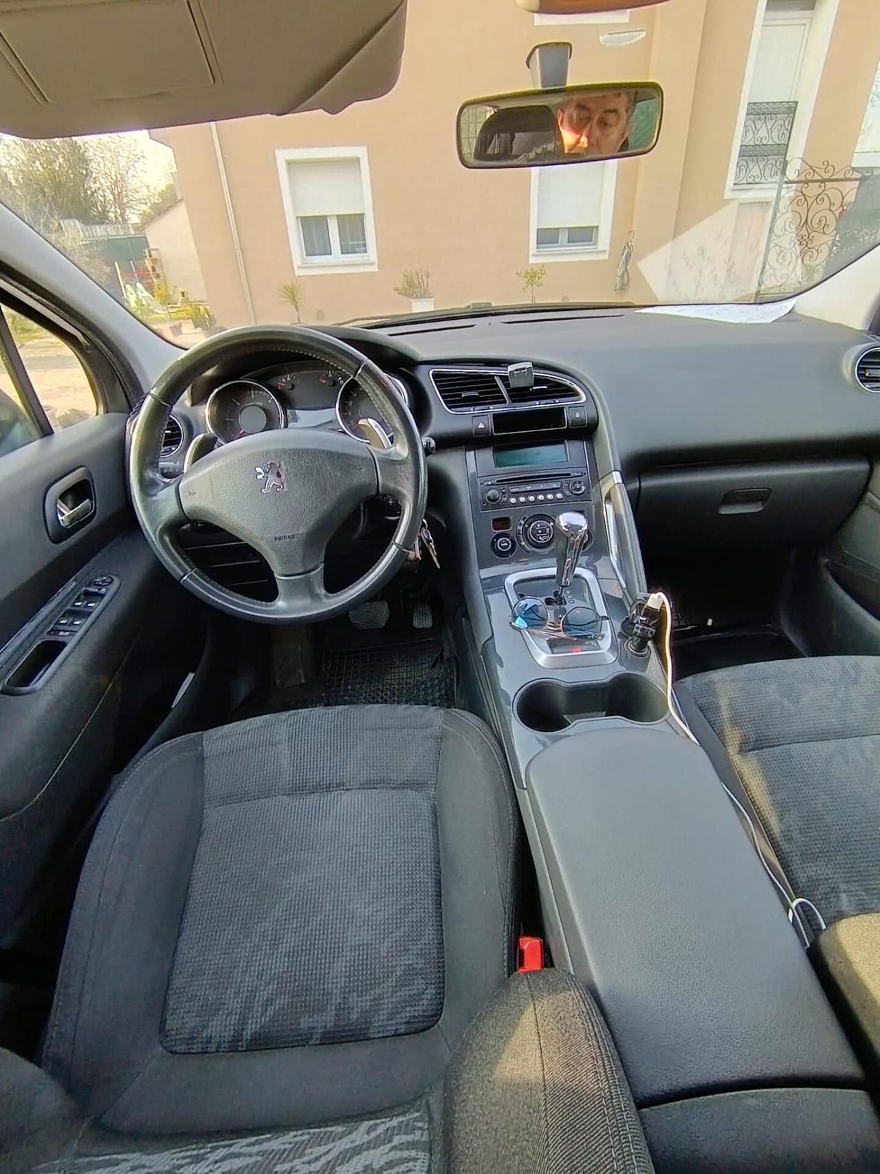 Peugeot 3008 1.6 HDi 110CV cambio robotizzato Premium