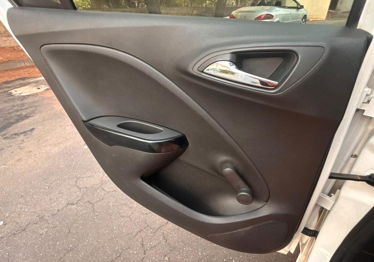 Opel Corsa 1.2 5 porte b-Color