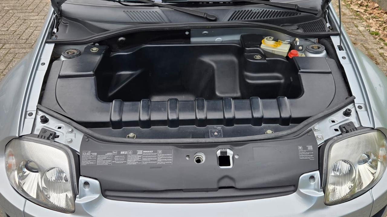 Renault Clio 3.0 V6 24V cat 3 porte Sport