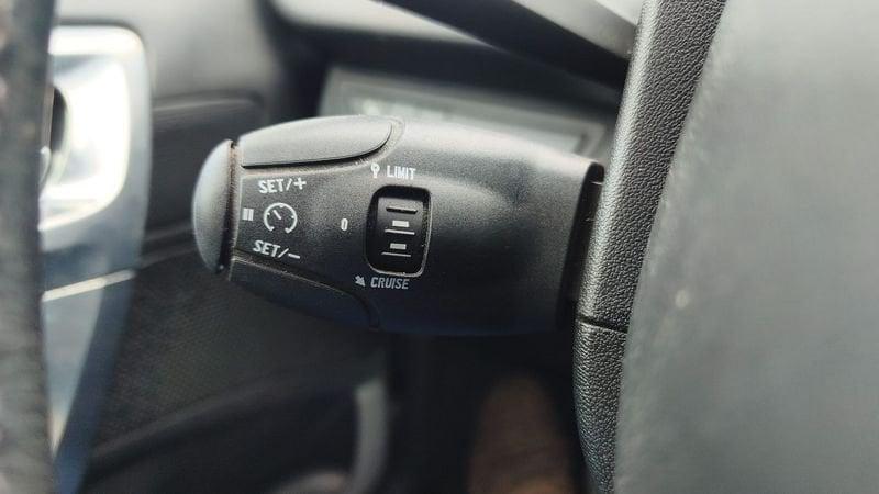 Peugeot 2008 BlueHDi 100cv Allure