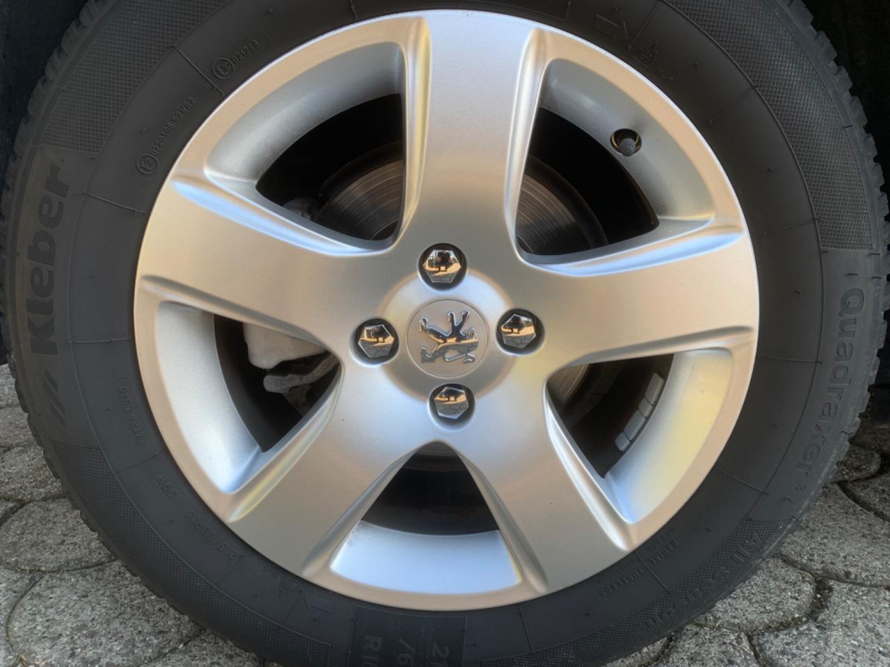 Peugeot 3008 2.0 HDi 150CV Business