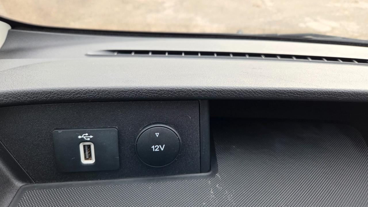 Ford Transit Custom 9 Posti Titanium prolungato Uni pro