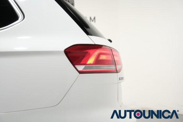VOLKSWAGEN Passat Variant 1.6 TDI SCR DSG R-LINE BMT