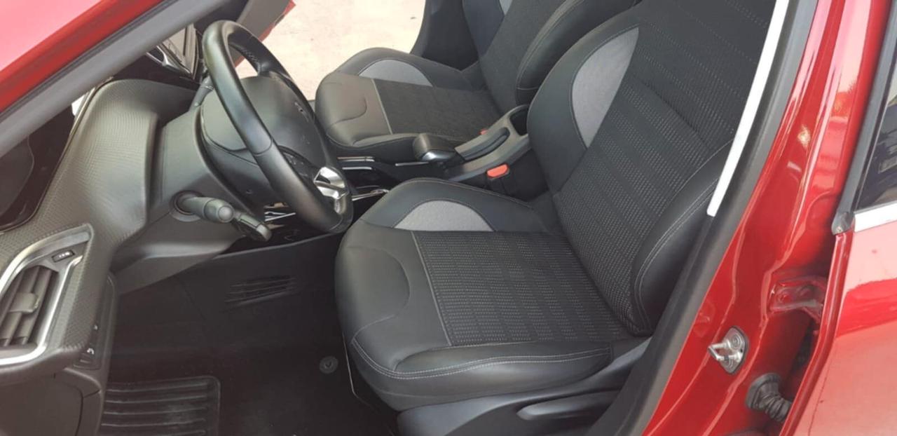 Peugeot 2008 1.5 HDi 100 CV Allure