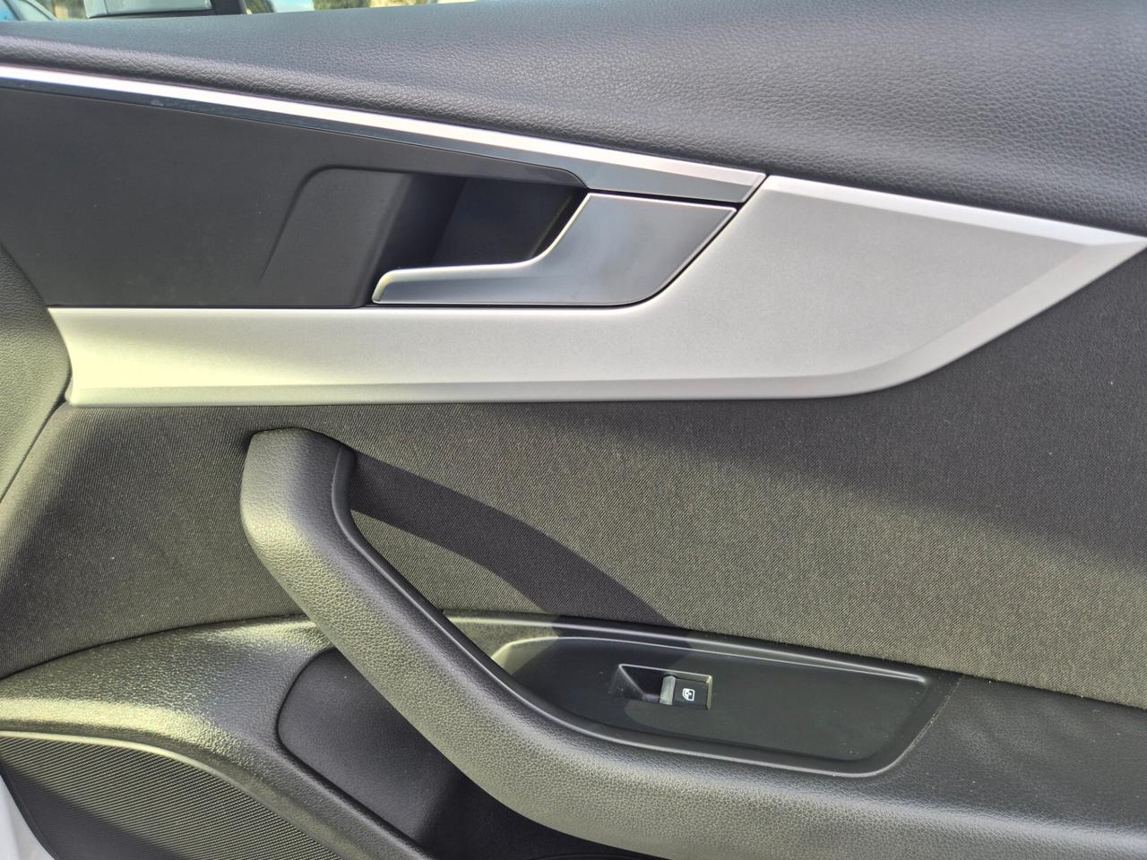 Audi A4 2.0 TDI 150 CV ultra S tronic Sport