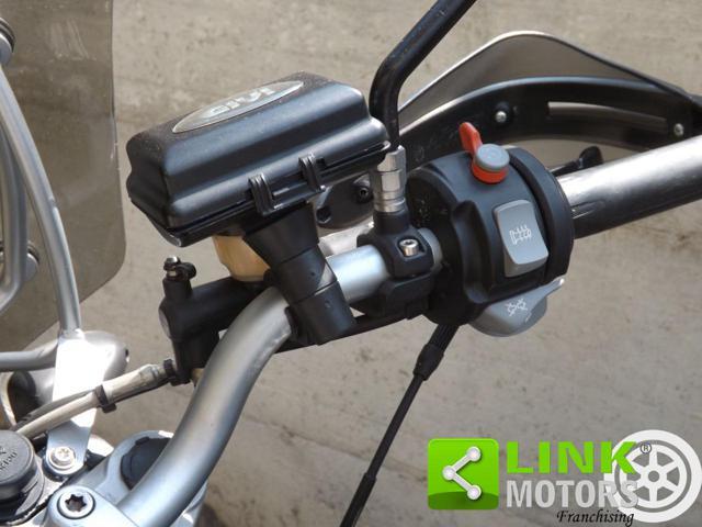 BMW R 1200 R anno 2008 con valigie laterali BMW originali