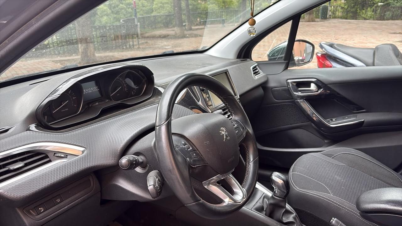 Peugeot 208 PureTech 82-Marciante - CONSUMA OLIO