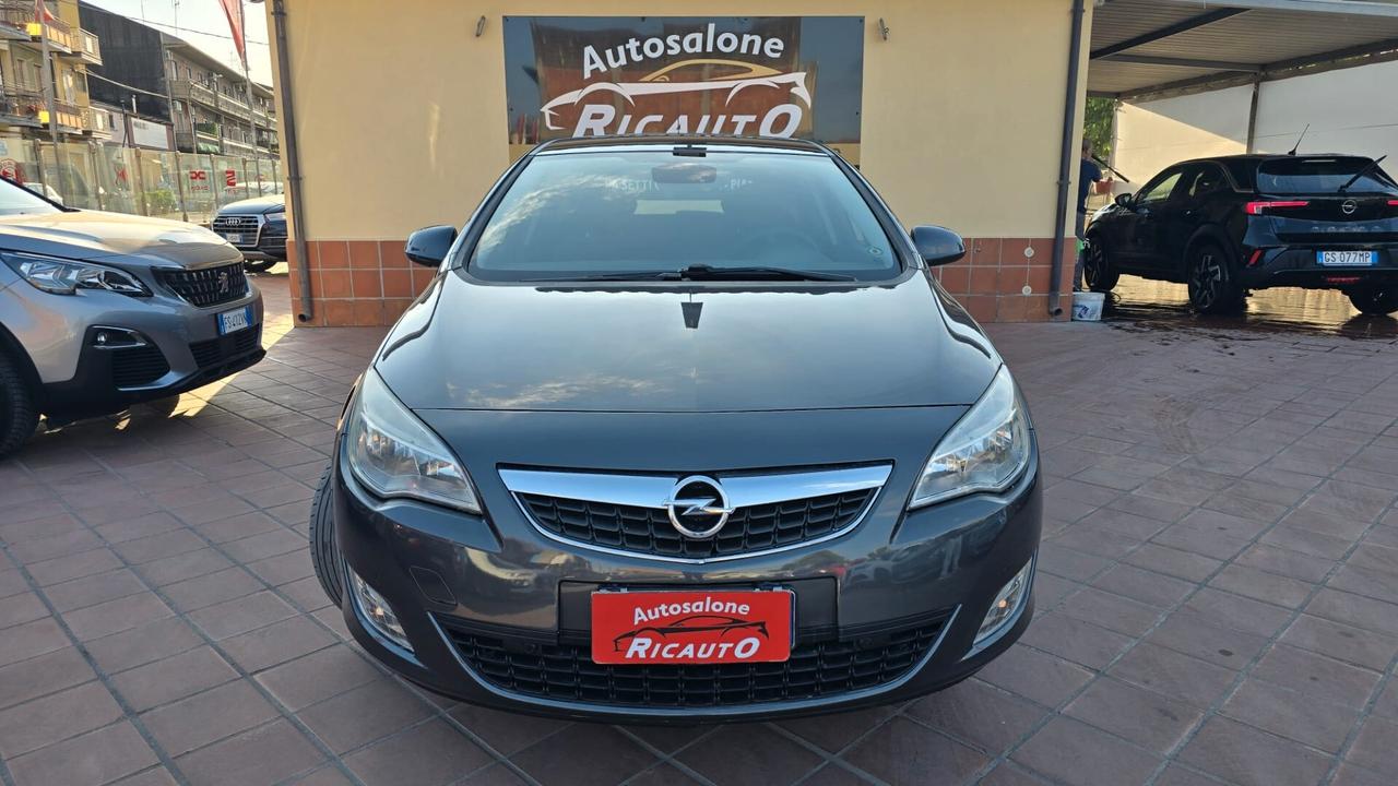 Opel Astra 1.4 100CV 5 porte Cosmo