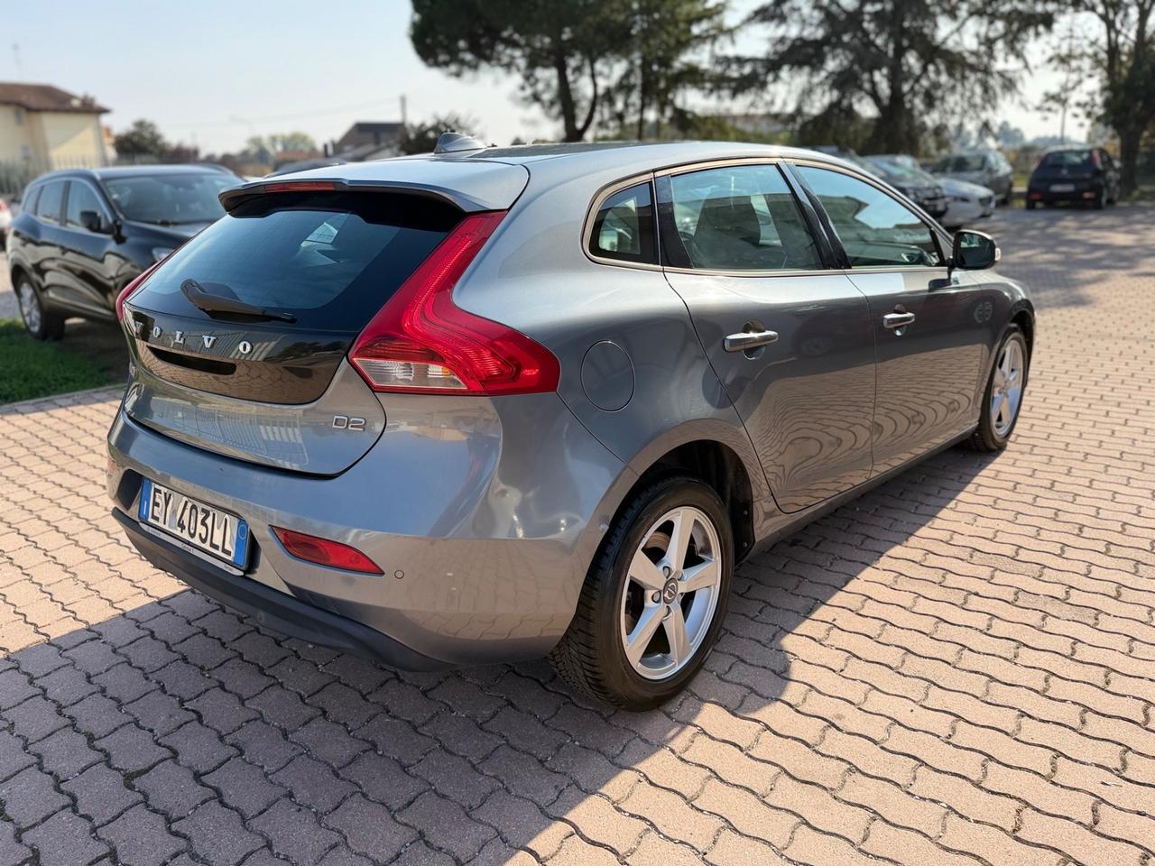 Volvo V40 D2 1.6 SUMMUM