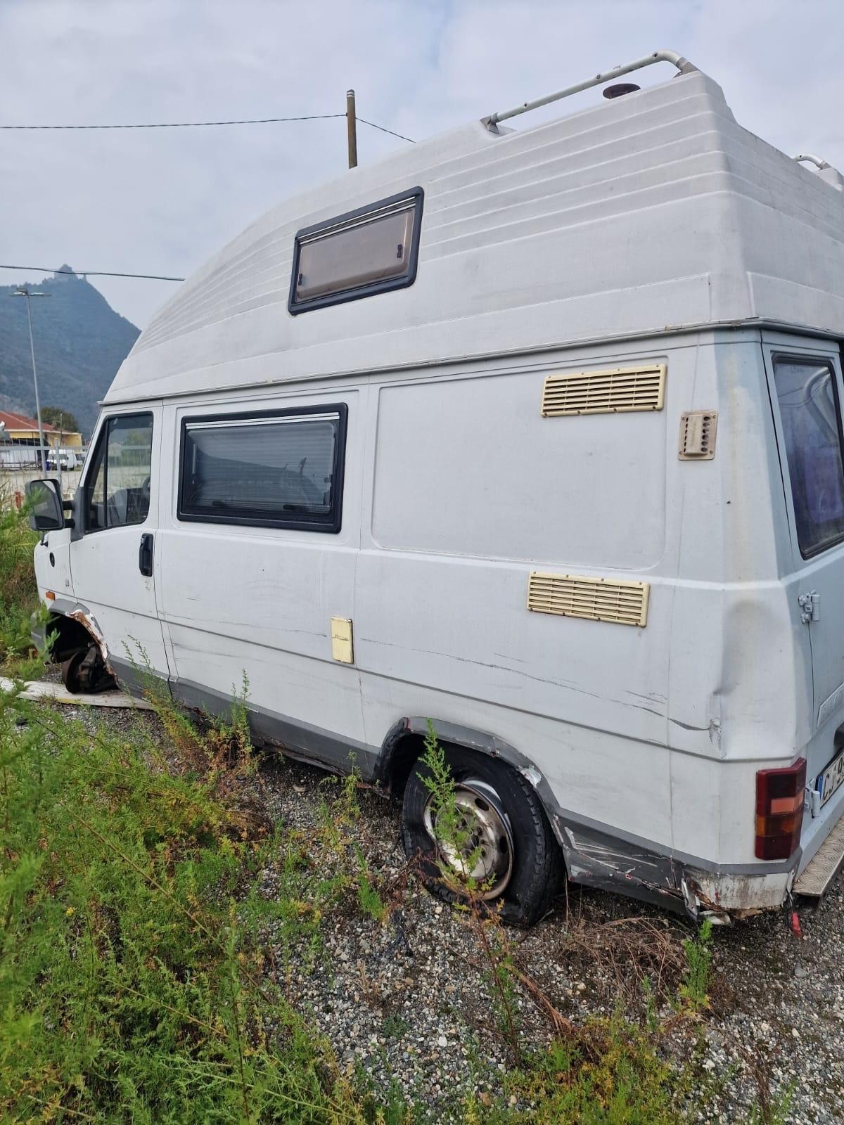 938 camper puro fiat 290 sinistrato del 1991 in saldo