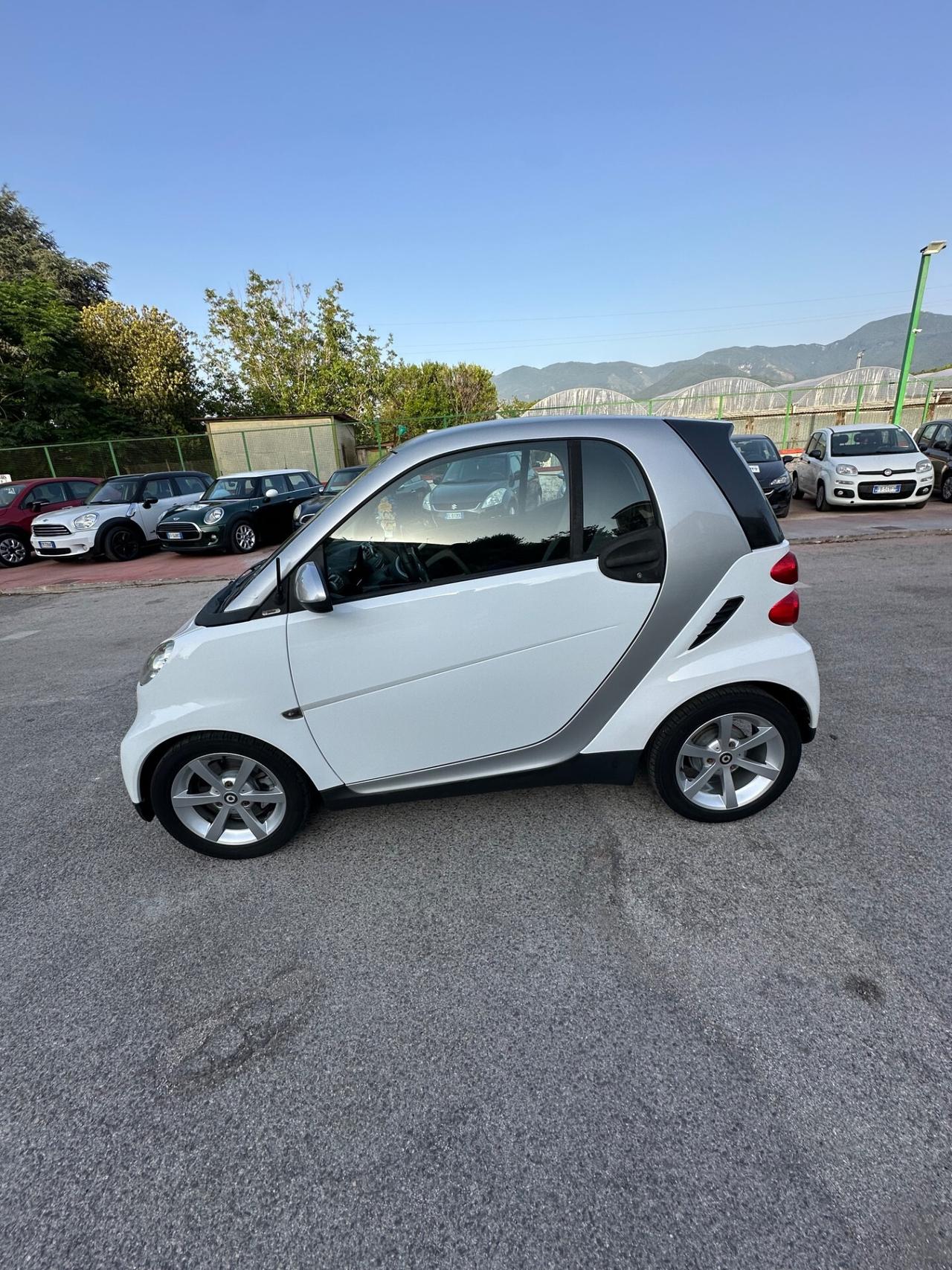 Smart ForTwo 1000 52 kW MHD coupé passion