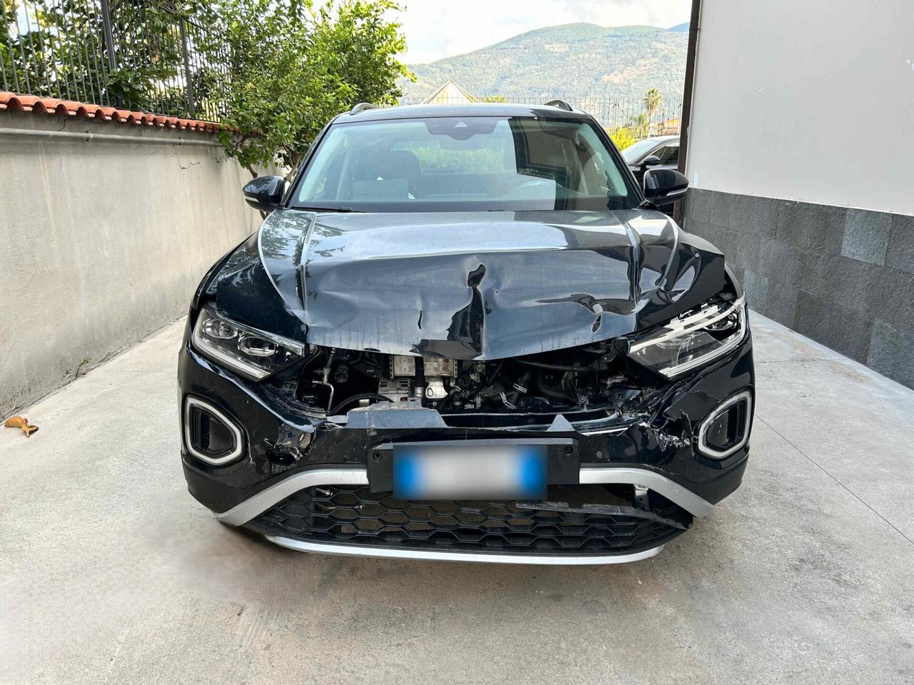 VW T-Roc 1.0 TSI 115CV - 2025 Incidentata