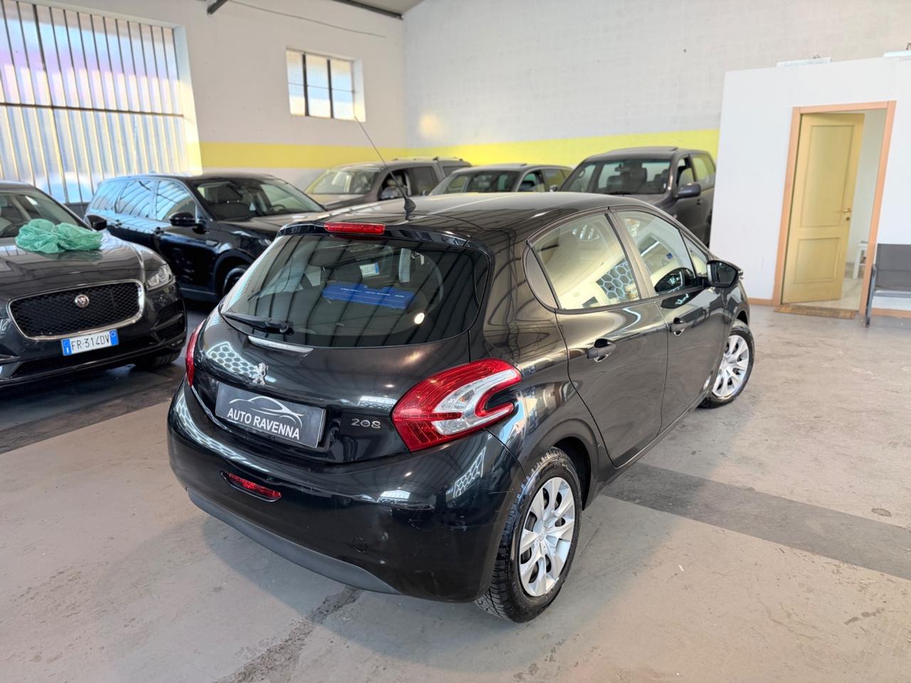 Peugeot 208 1.4 HDi 68 CV 5 porte Allure