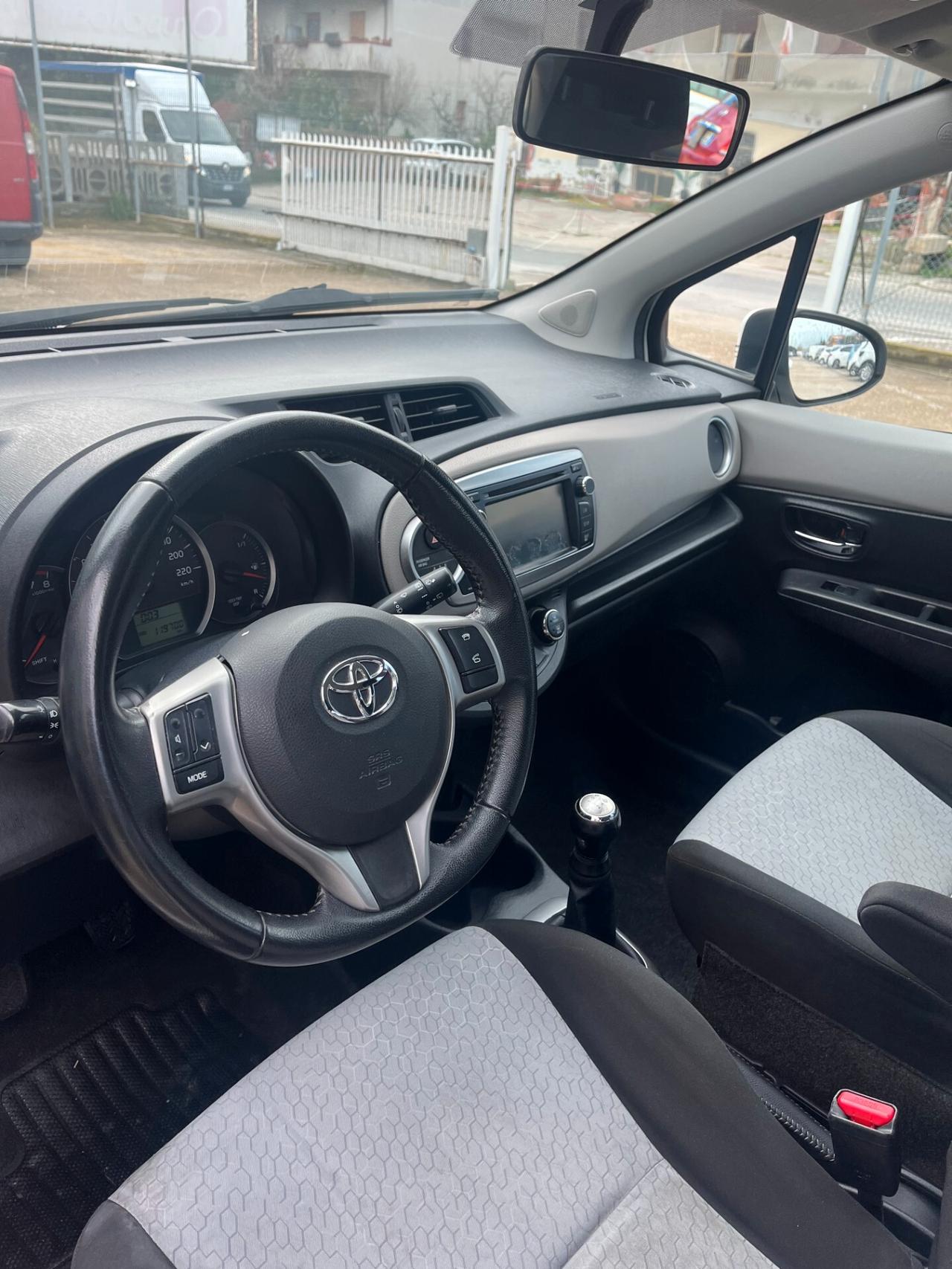 Toyota Yaris 1.0 5 porte